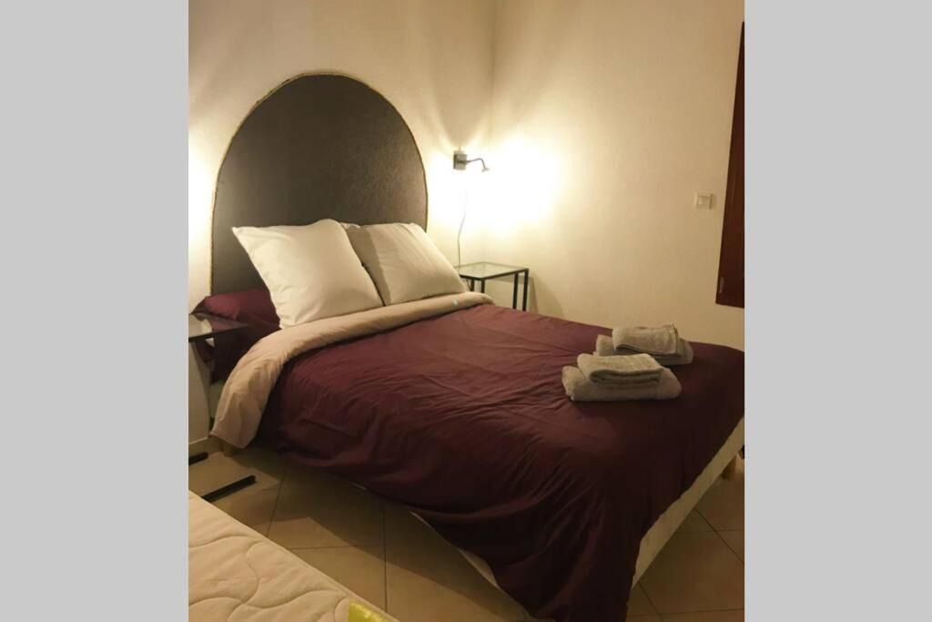 Maison Entiere Au Pied Du Plateau Du Retord 2 Chambres Sdb - Vouvray Ochiaz Exterior foto